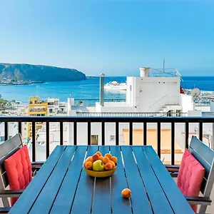 cosy-apartment-with-sea-view-in-los-cristianos.in-canary-islands.com/