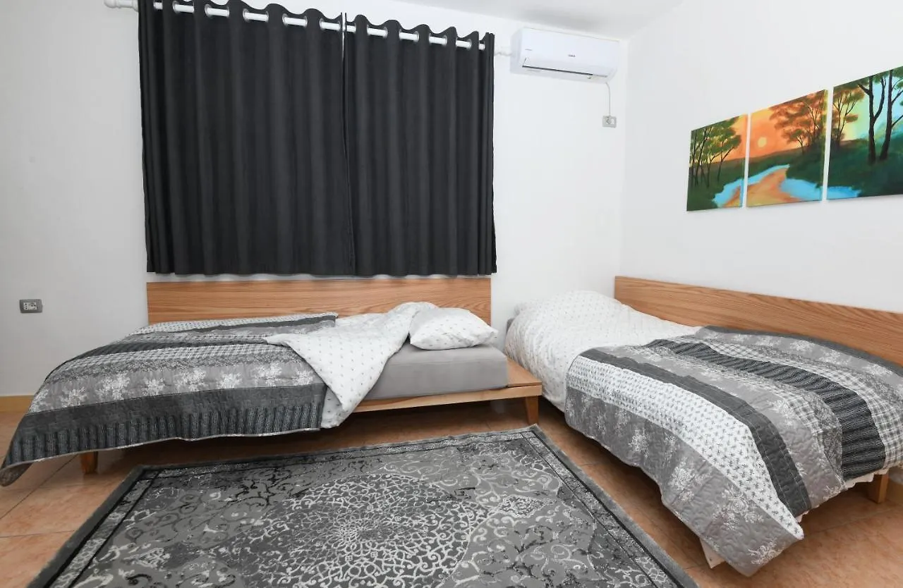 Rondine Studio Apartment Tirana