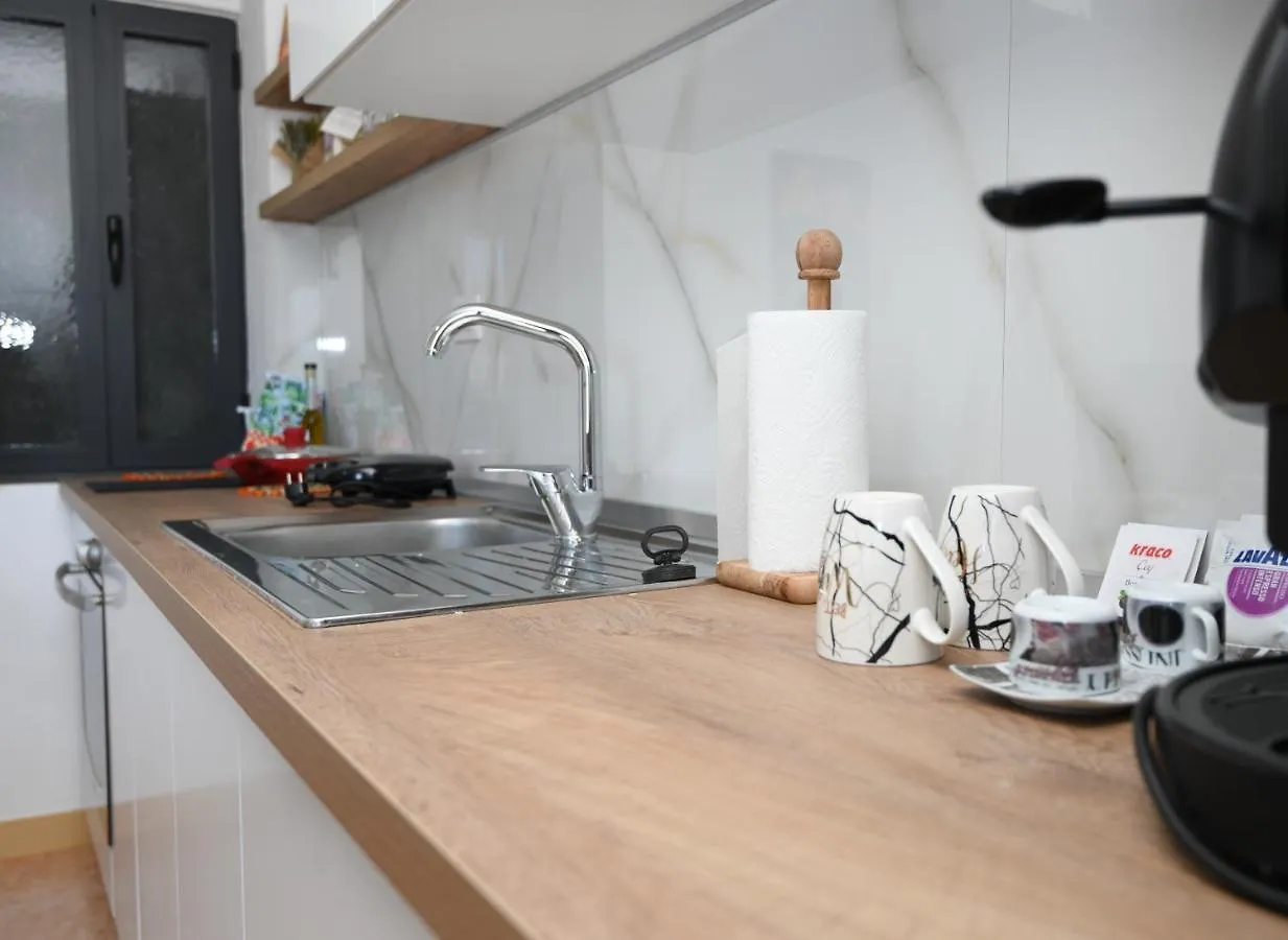 Rondine Studio Apartment Tirana